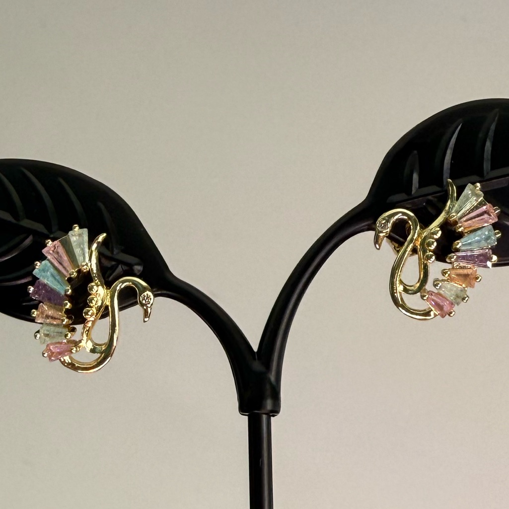 18k Gp Stud Earrings 15$